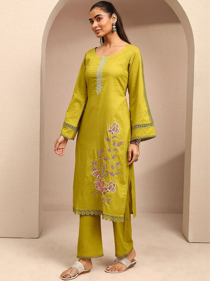 Women Floral Embroidered Regular Thread Work Kurta with Trousers & With Dupatta
