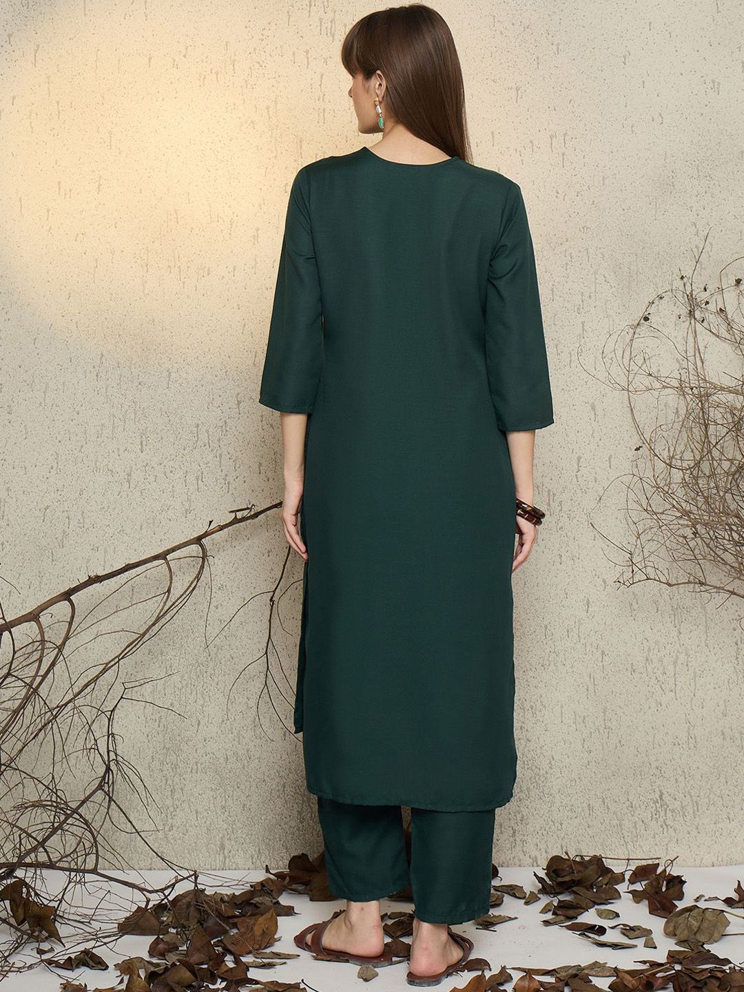 Dhiyona IE Women Solid V-Neck Top and Trousers Co-Ords