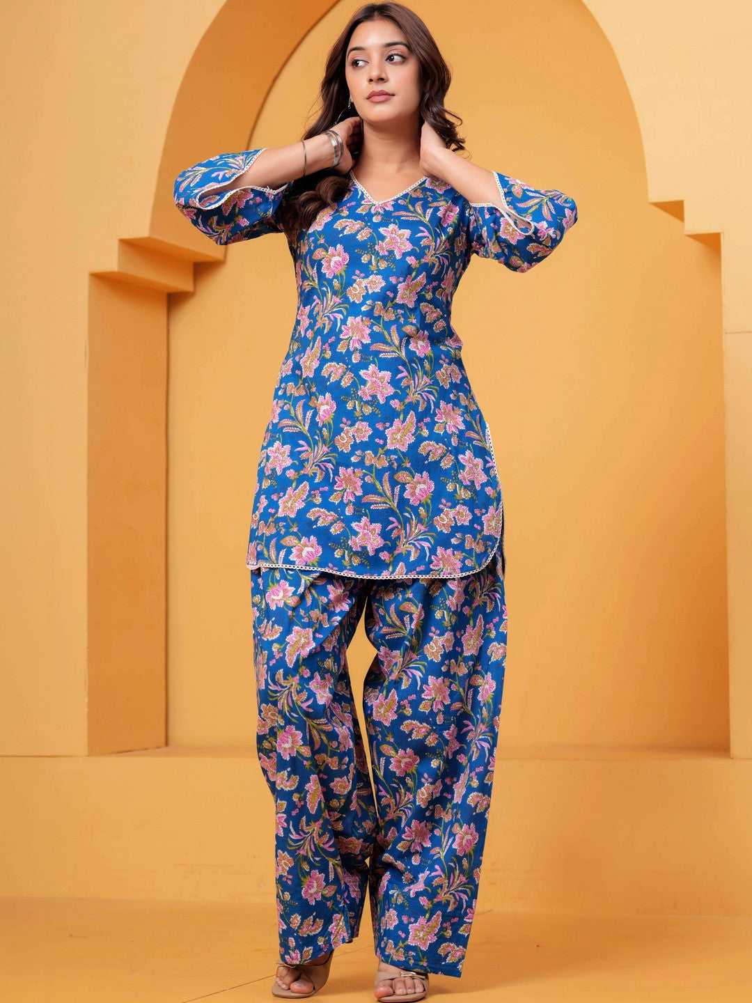 Women Floral Printed Regular Pure Cotton Kurta with Patiala