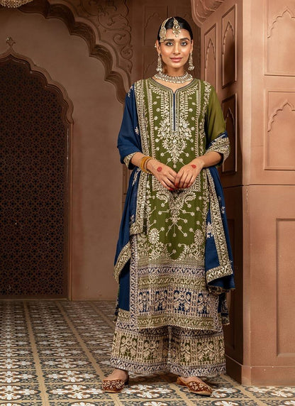 Dhiyona KL Women Floral Embroidered Regular Sequinned Kurta with Palazzos & With Dupatta