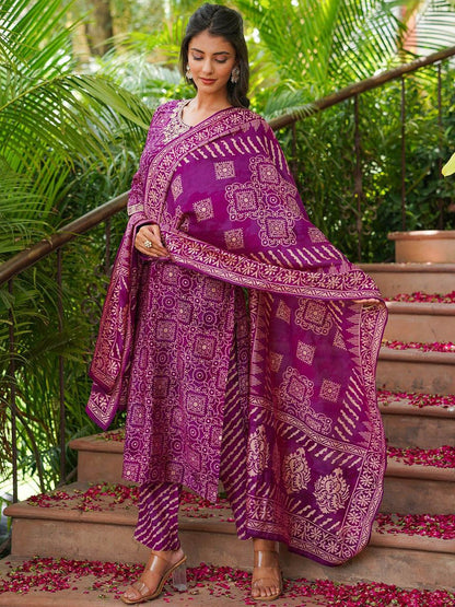 Dhiyona KL Women Ethnic Motifs Embroidered Sequinned Kurta &Trousers With Dupatta