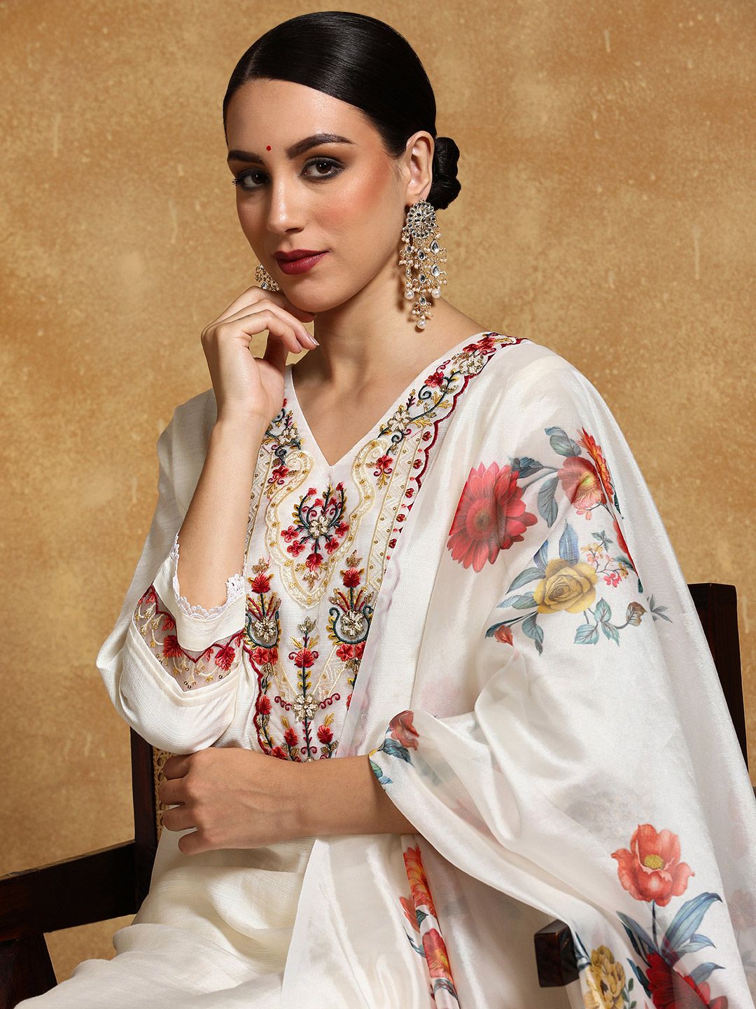 Off White Women Floral Printed Regular Thread Work Kurta with Trousers & With Dupatta