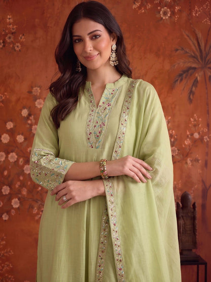 Embroidered Mandarin Collar Kurta & Trousers With Dupatta