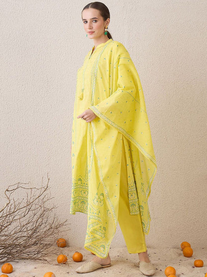 Floral Printed Mandarin Collar Beads Stones Pure Cotton Kurta Trousers & Dupatta