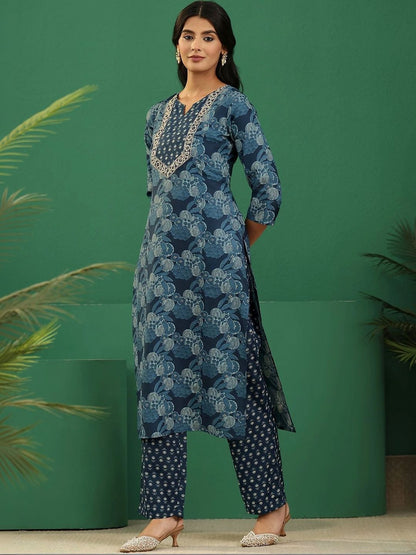 Women Ethnic Motifs Printed Regular Thread Work Kurta with Trousers & With Dupatta