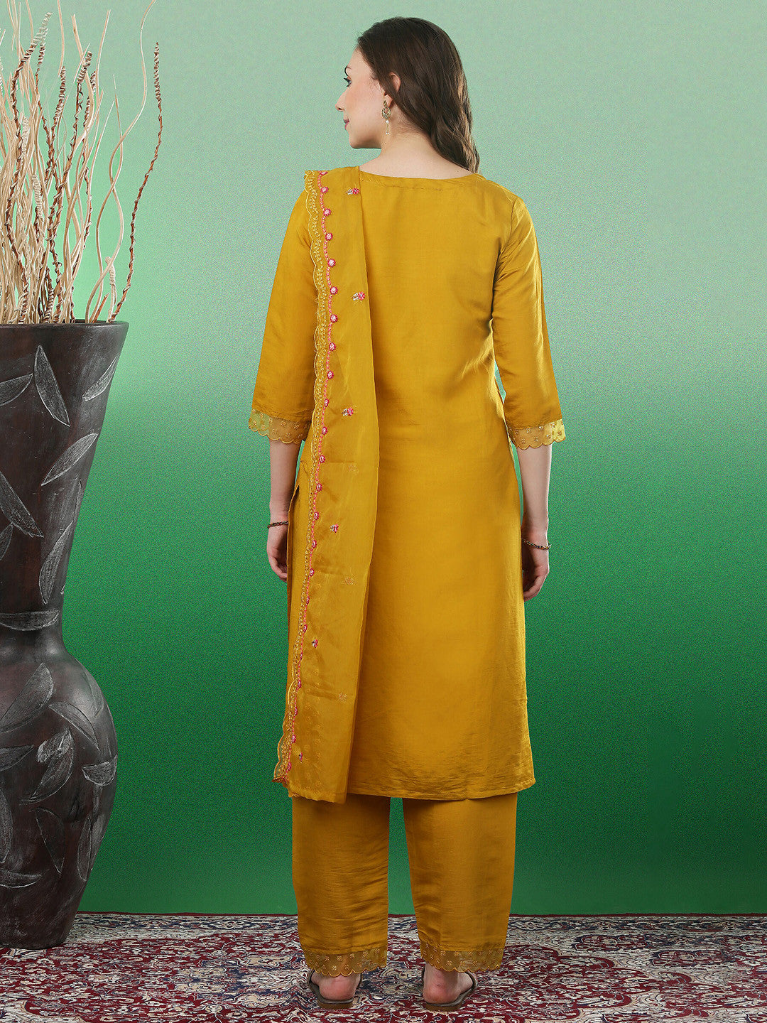 Floral Embroidered Thread Work Straight Kurta & Trouser With Dupatta