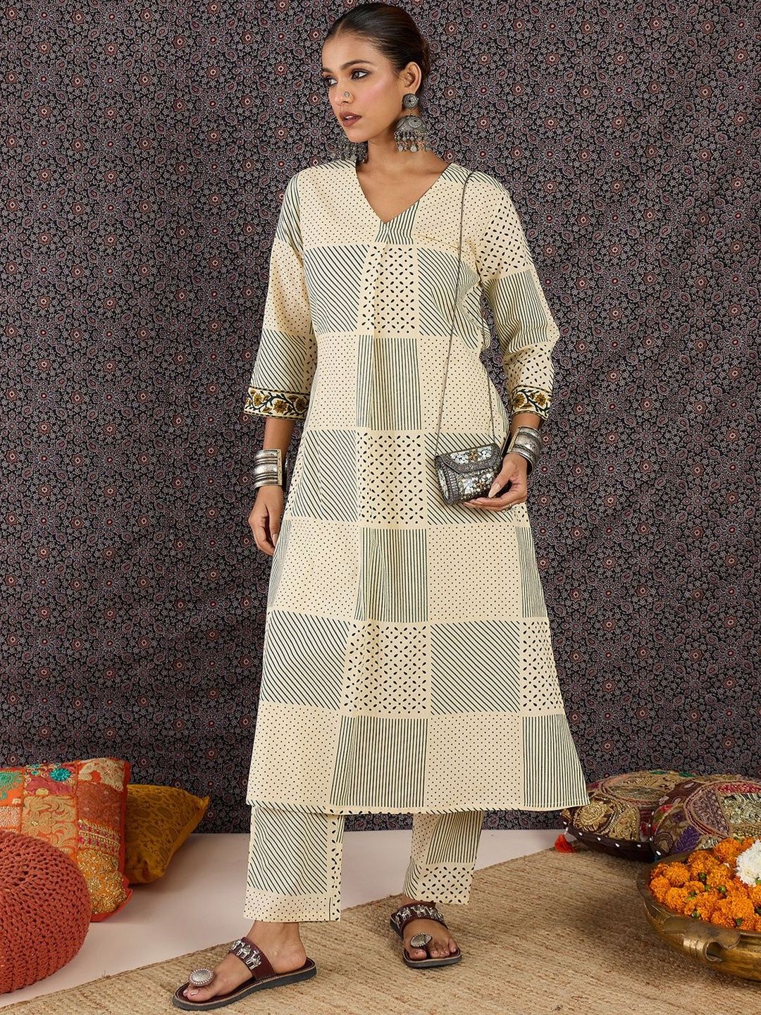 Dhiyona IE Printed V-Neck Three-Quarter Sleeves Pure Cotton Tunic And Trousers