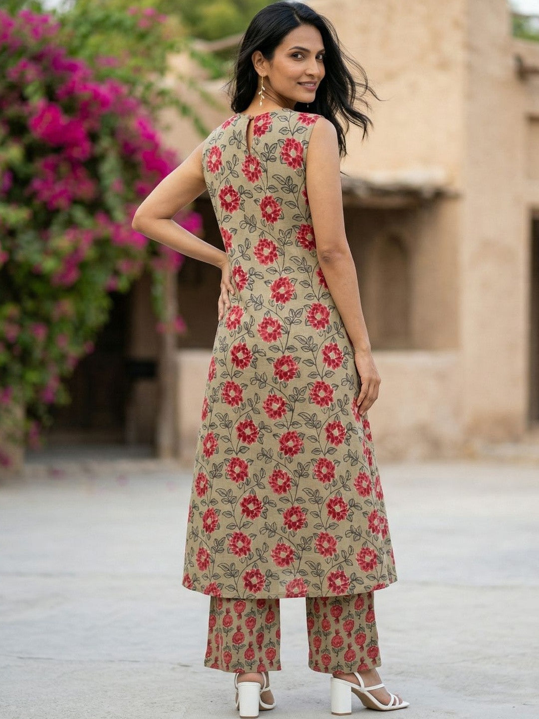 Printed Round Neck Kurta With Trousers