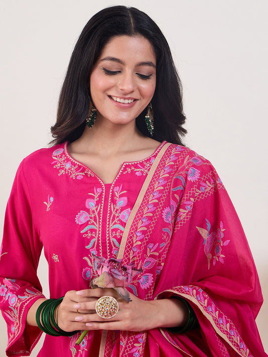 Floral Embroidered Regular Thread Work Straight Kurta With Trousers & Dupatta