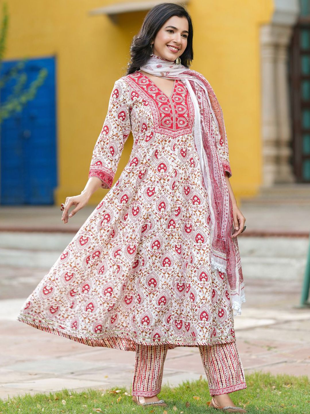 Dhiyona RR Women's Ethnic Motifs Printed Pure Cotton Kurta with Trousers & Dupatta
