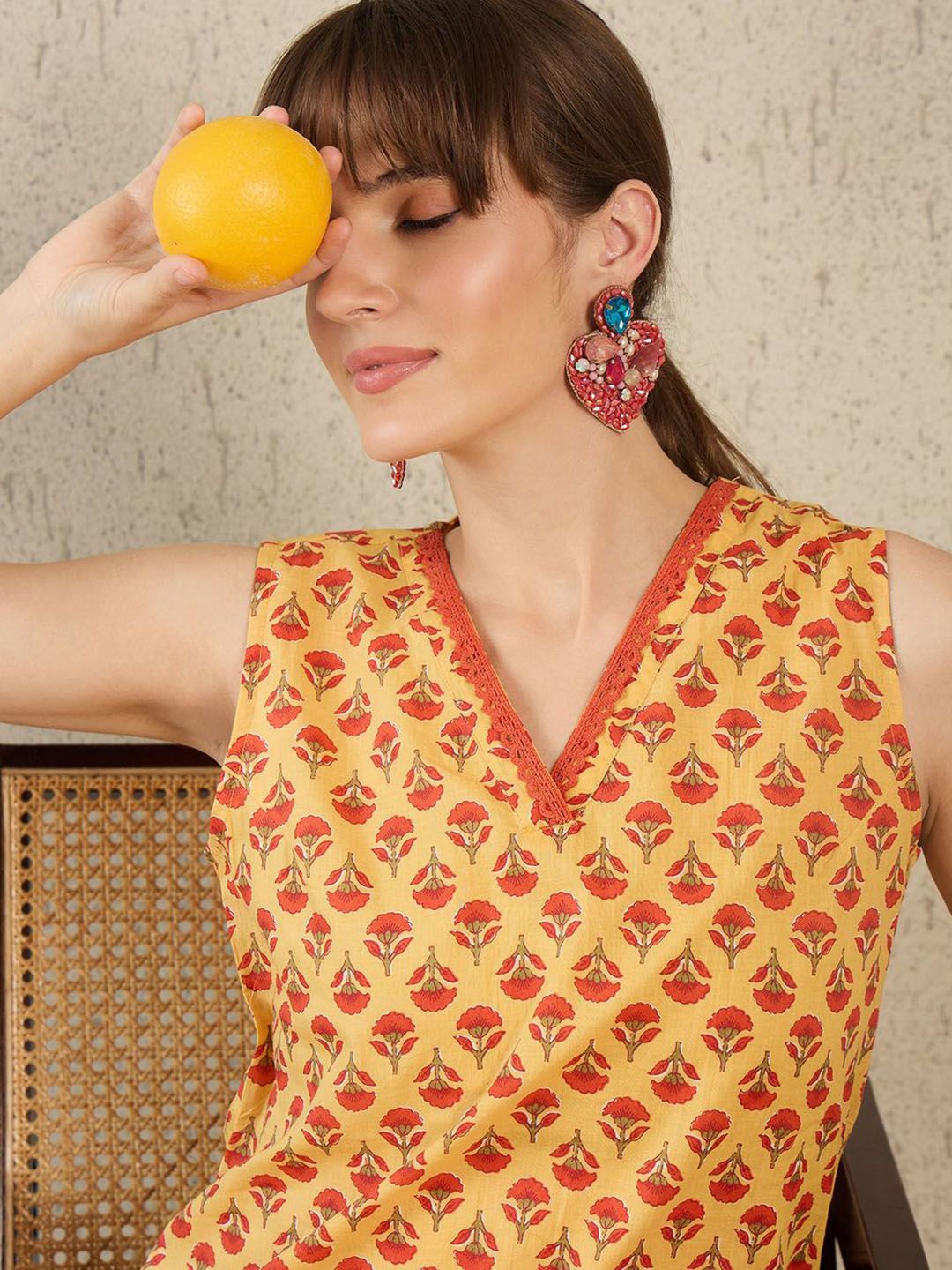 Dhiyona IE Ethnic Motifs Printed V-Neck Straight Pure Cotton Kurta With Trousers