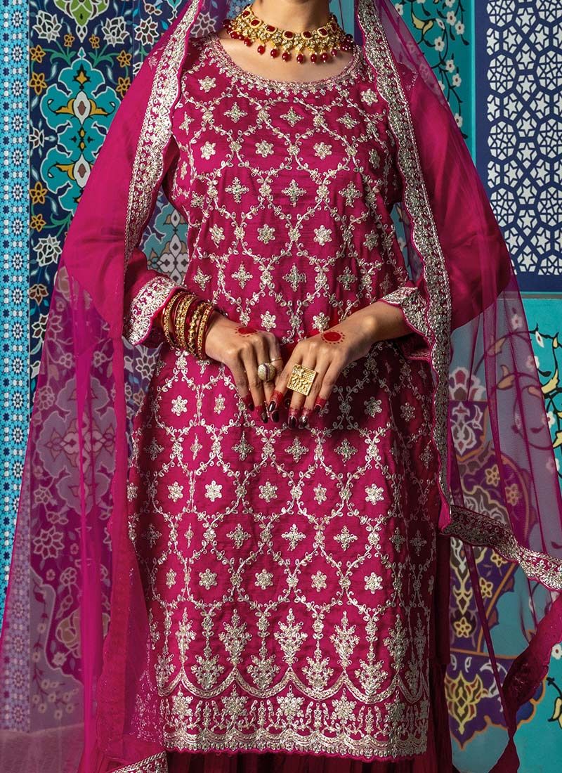 Dhiyona KL Women Floral Embroidered Regular Thread Work Kurta with Sharara & With Dupatta