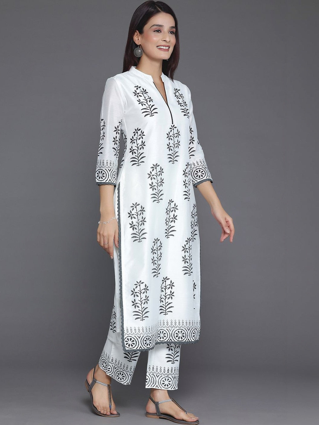 Women Floral Printed Regular Kurta with Trousers & With Dupatta