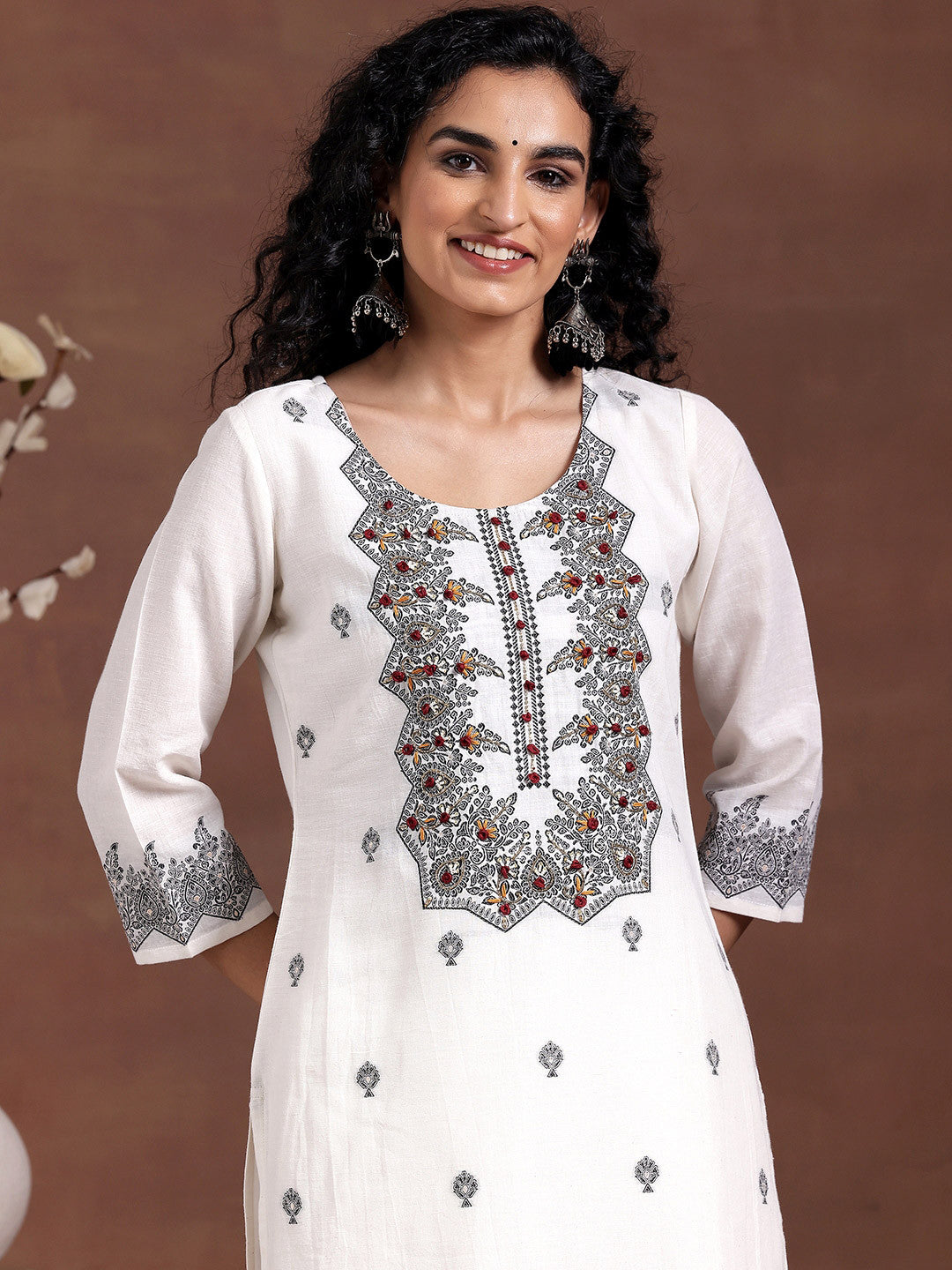 Women Ethnic Motifs Embroidered Regular Thread Work Linen Kurta with Trousers & With Dupatta