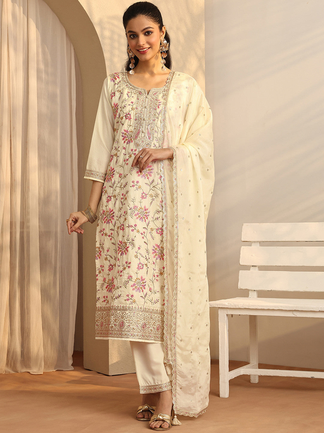 Women Floral Embroidered Regular Thread Work Kurta with Trousers
