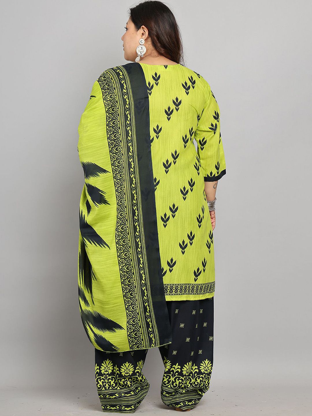 Dhiyona KL Women Plus Size Floral Printed Kurti with Palazzos & Dupatta
