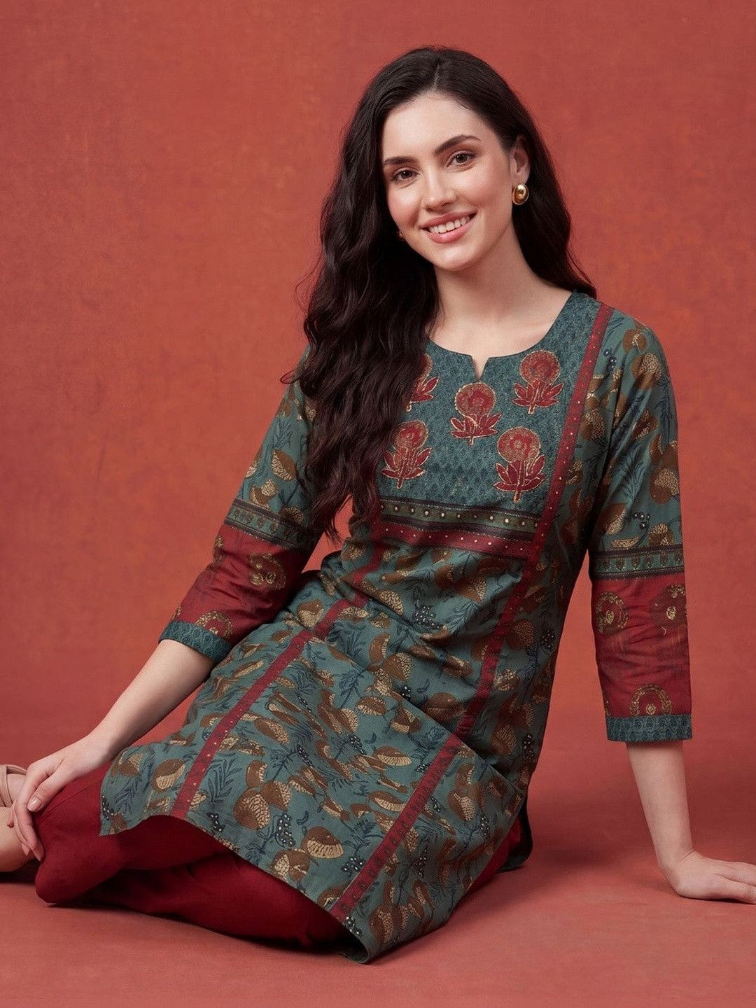 Women Floral Printed Regular Thread Work Pure Cotton Kurta with Trousers & With Dupatta