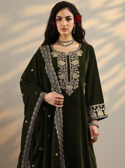 Dhiyona LL Ethnic Motifs Embroidered Thread Work Straight Velvet Kurta With Palazzos & Dupatta