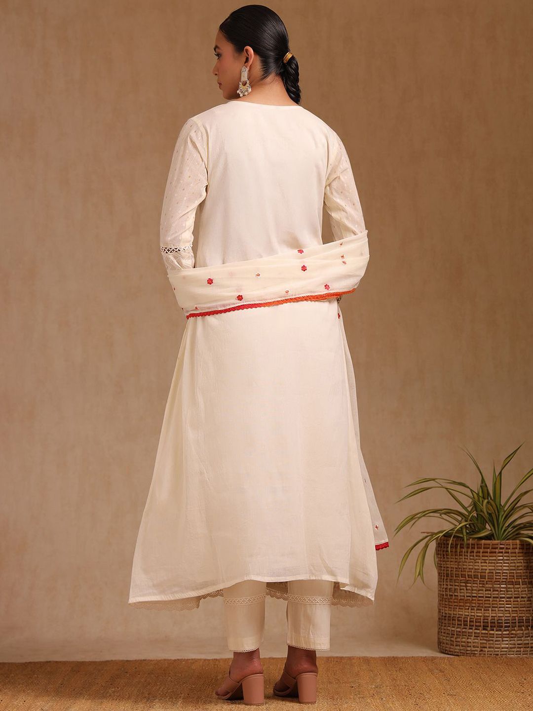 Dhiyona SO Women's Floral Embroidered Thread Work Cotton A-Line Kurta With Trouser And Dupatta