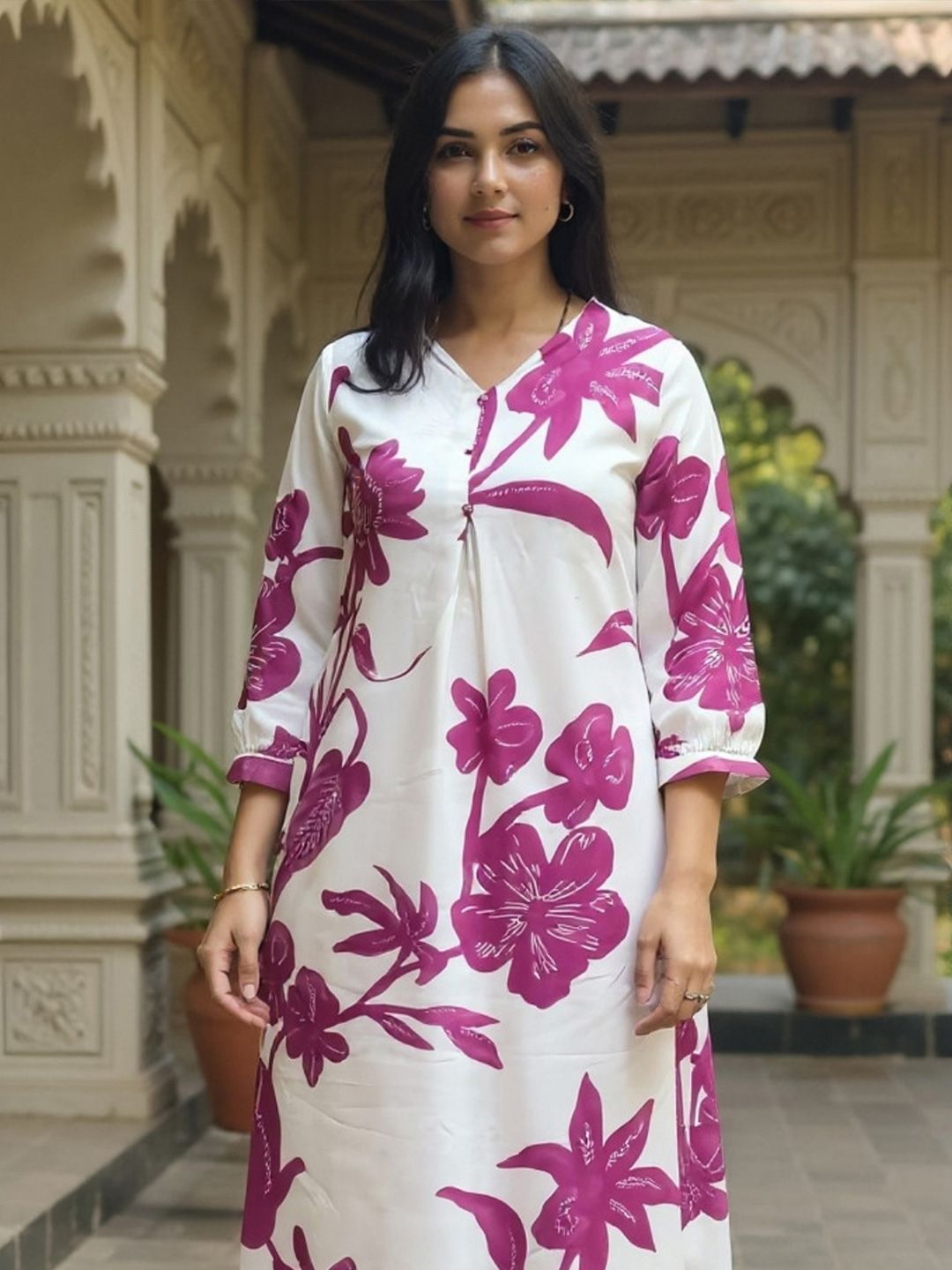 Dhiyona IE Women Floral Printed Kurta with Trousers
