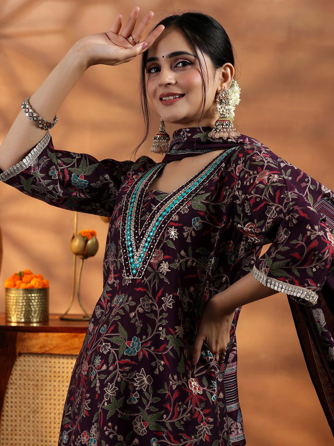Women Floral Printed Regular Thread Work Kurta with Harem Pants & With Dupatta