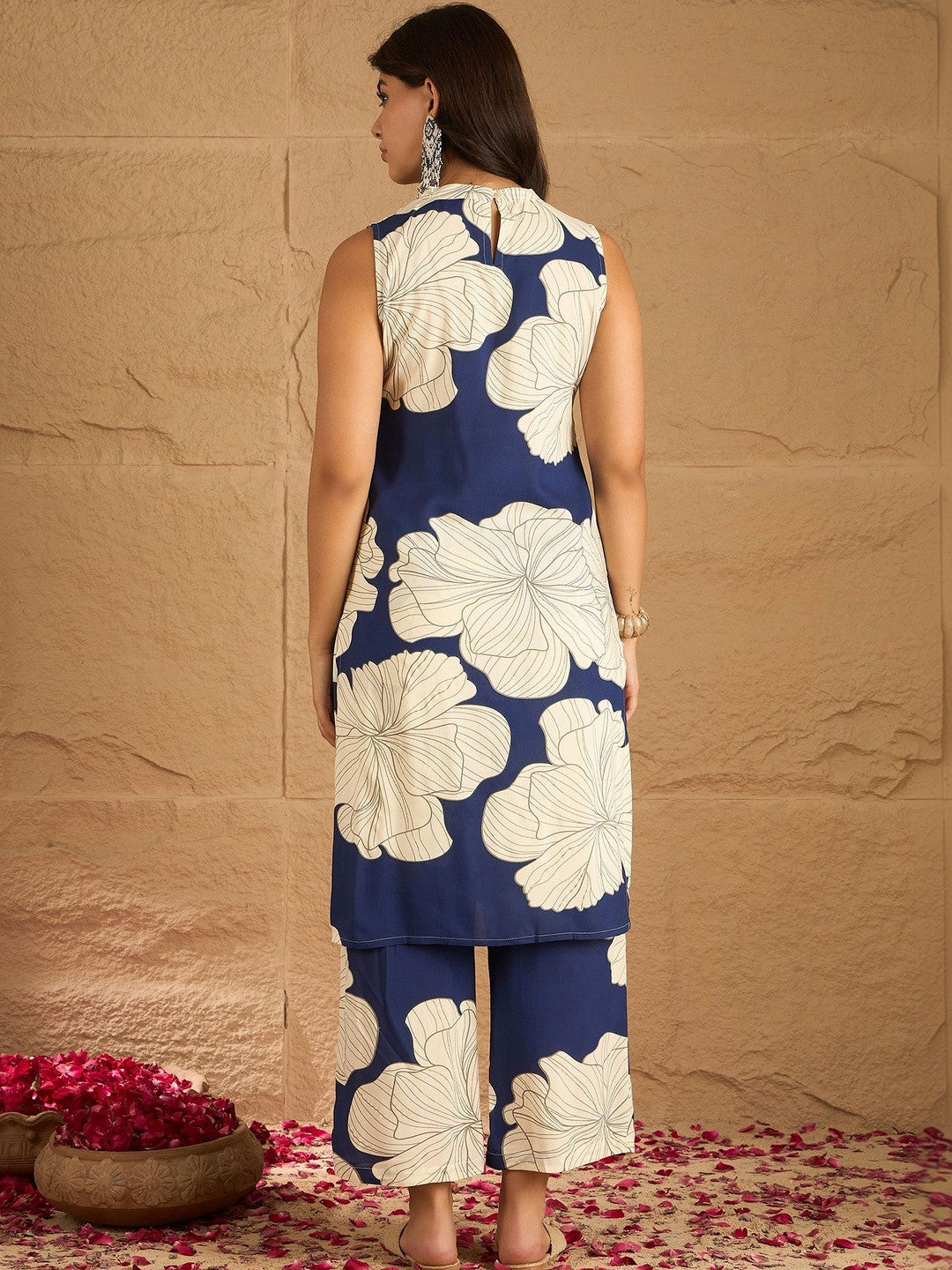 Floral Printed Round Neck Kurta & Trousers