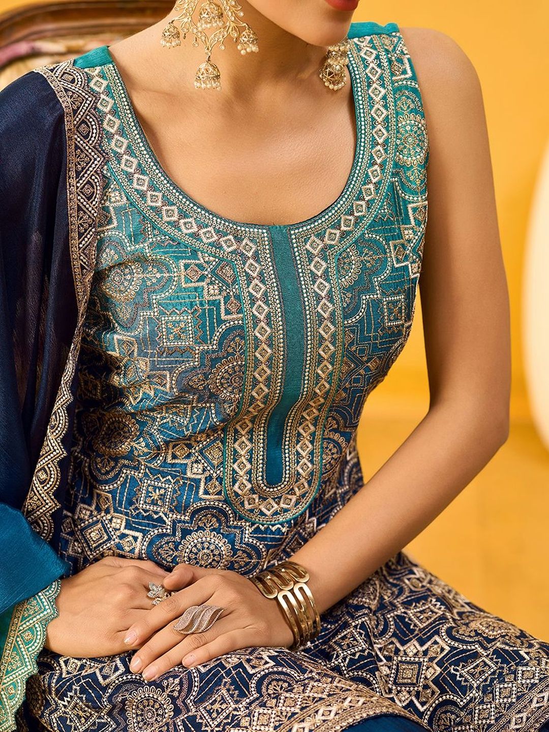 Dhiyona KL Women Ethnic Motifs Regular Thread Work Kurta with Sharara & With Dupatta