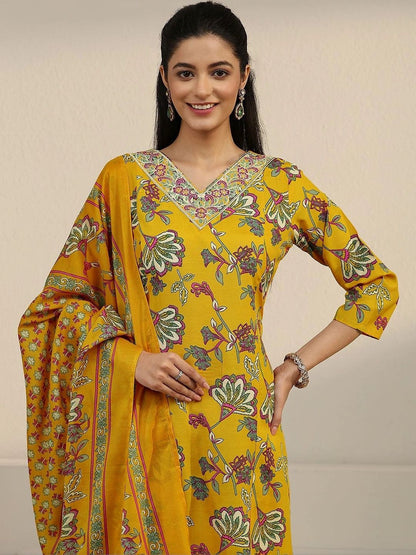 Women Floral Printed Regular Thread Work Kurta with Trousers & With Dupatta