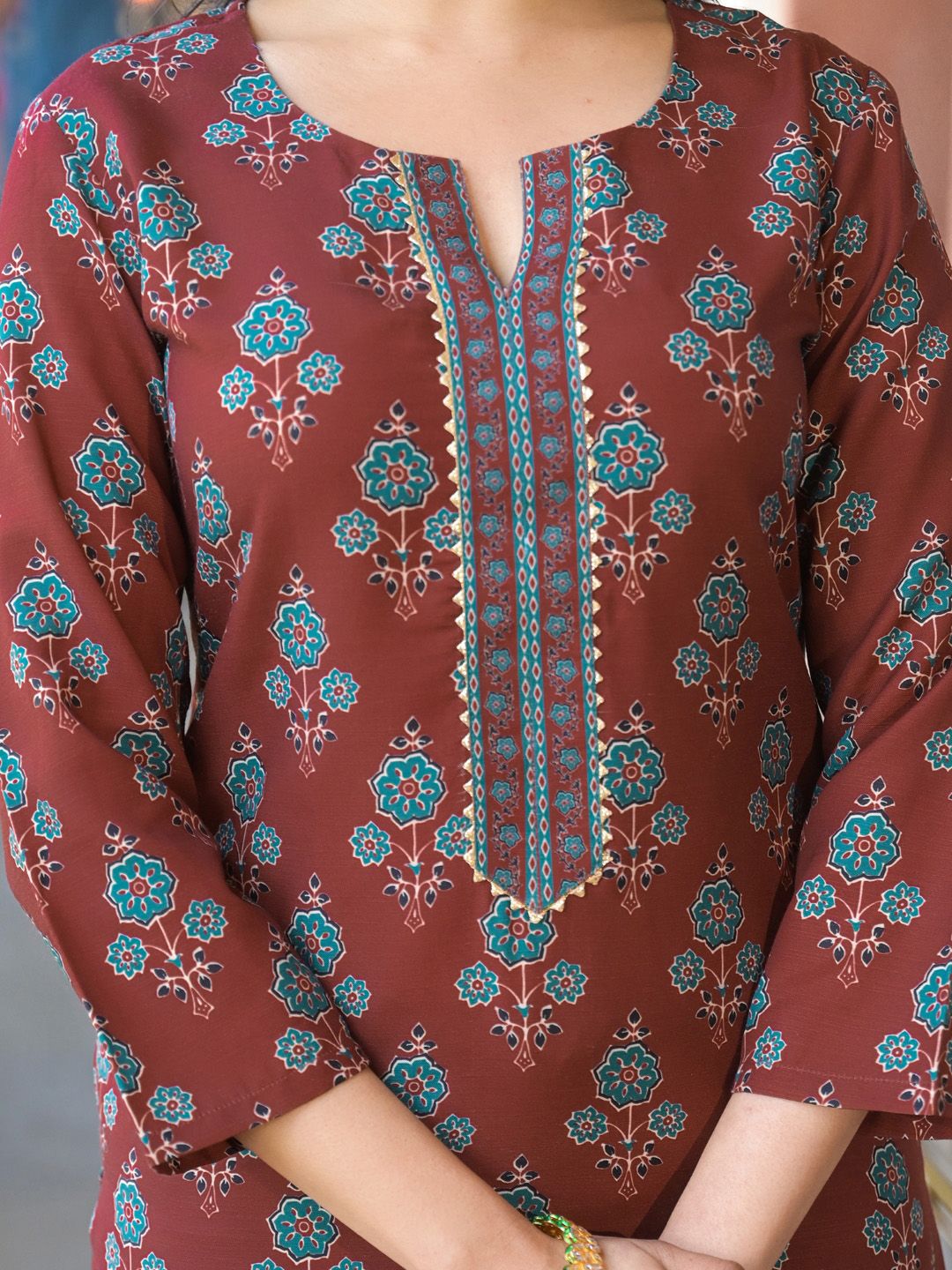 Dhiyona KL Women Floral Printed Regular Kurta with Trousers & With Dupatta