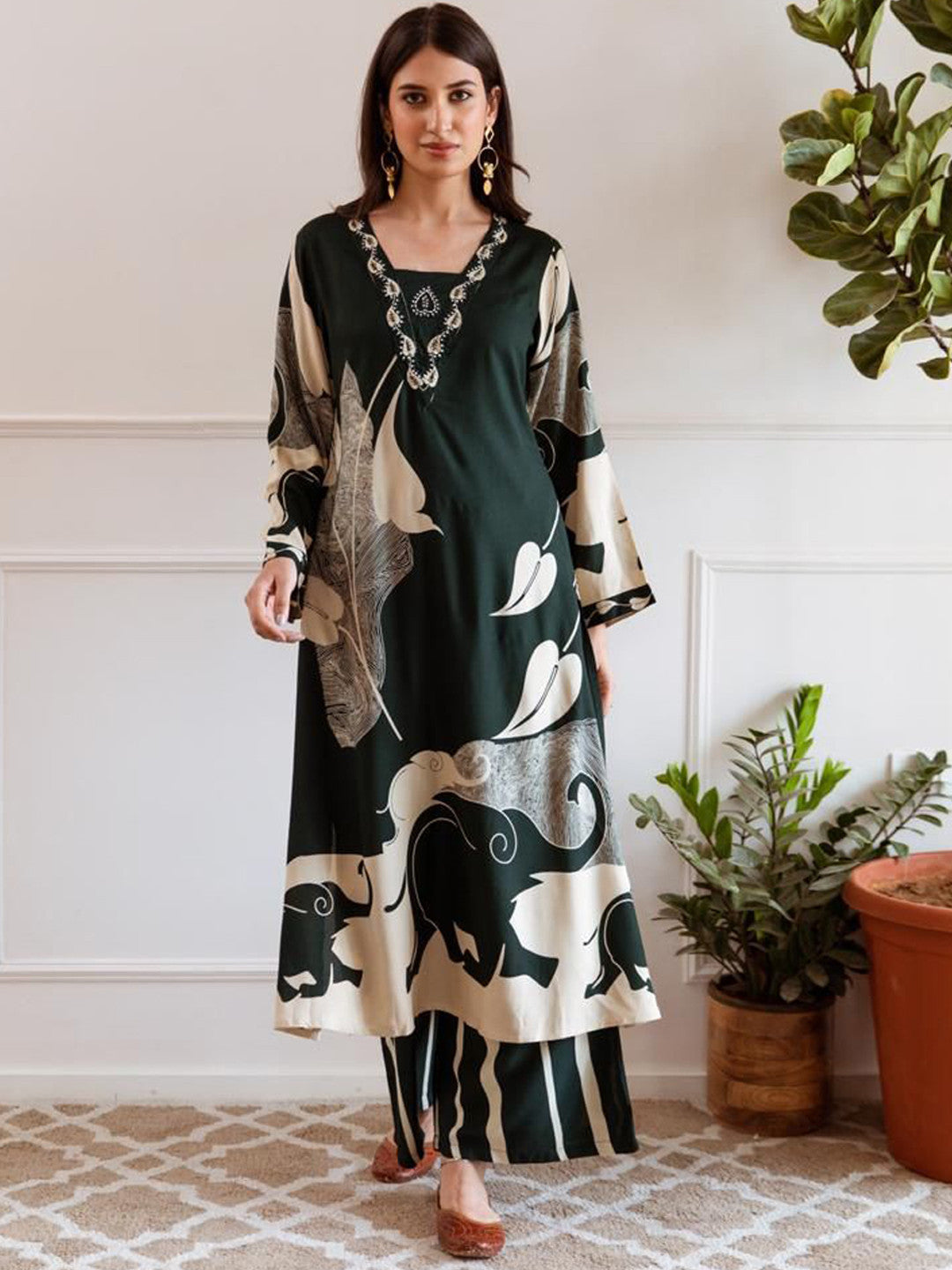 Women Printed Regular Beads and Stones Kurta with Palazzos