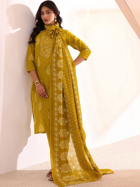 Women Ethnic Motifs Printed Regular Kurta with Trousers & With Dupatta