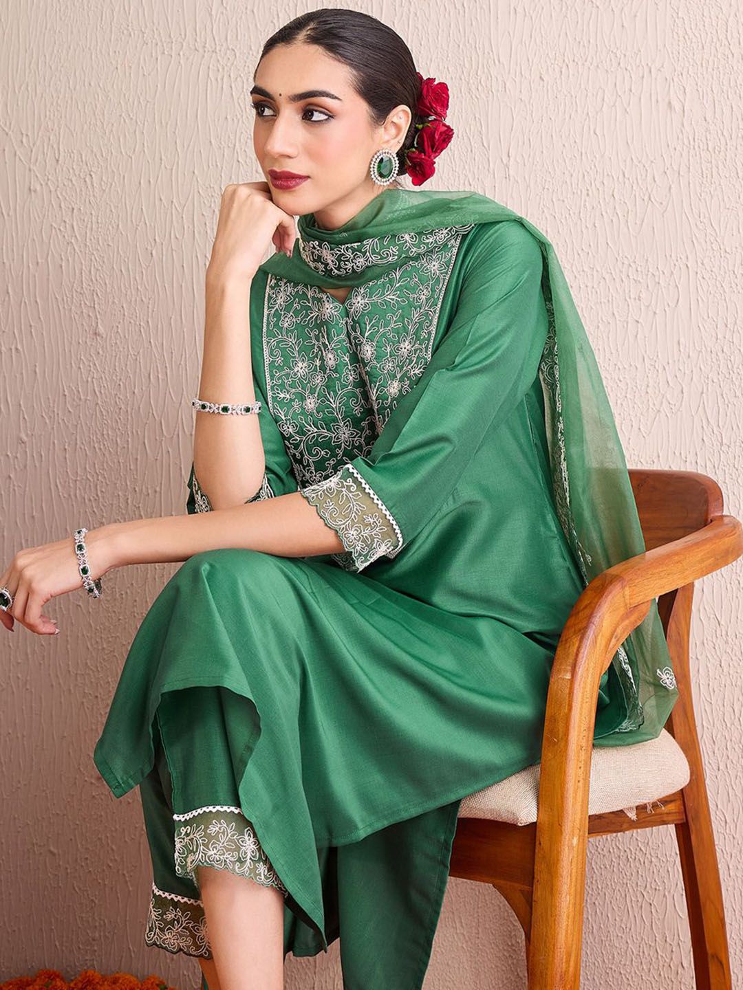 Dhiyona IE Women Ethnic Motifs Yoke Design Regular Thread Work Kurta with Trousers & With Dupatta