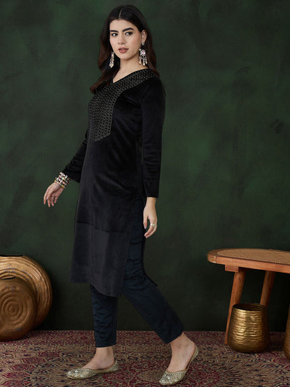 Black Geometric Yoke Design V-Neck Velvet Kurta With Trouser