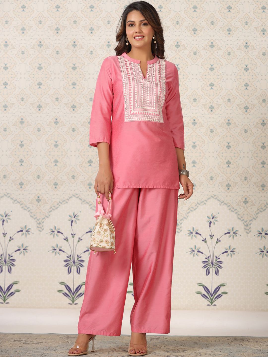 Dhiyona OD  Printed Mandarin Collar Thread Work Kurta