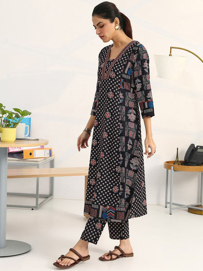 Women Ethnic Motifs Printed Regular Kurta with Trousers & With Dupatta