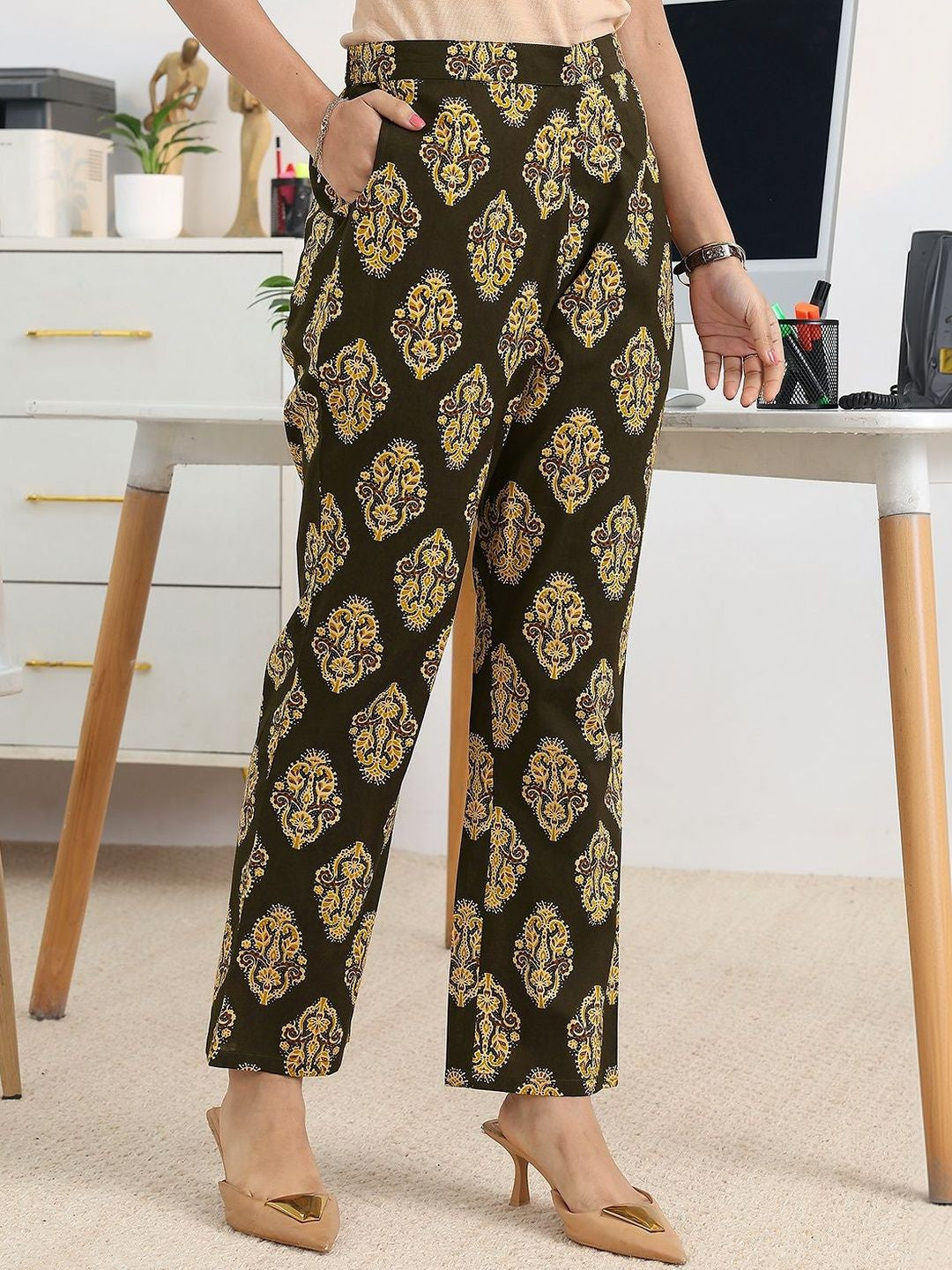 Women Ethnic Motifs Printed Pleated Kurta with Trousers & With Dupatta