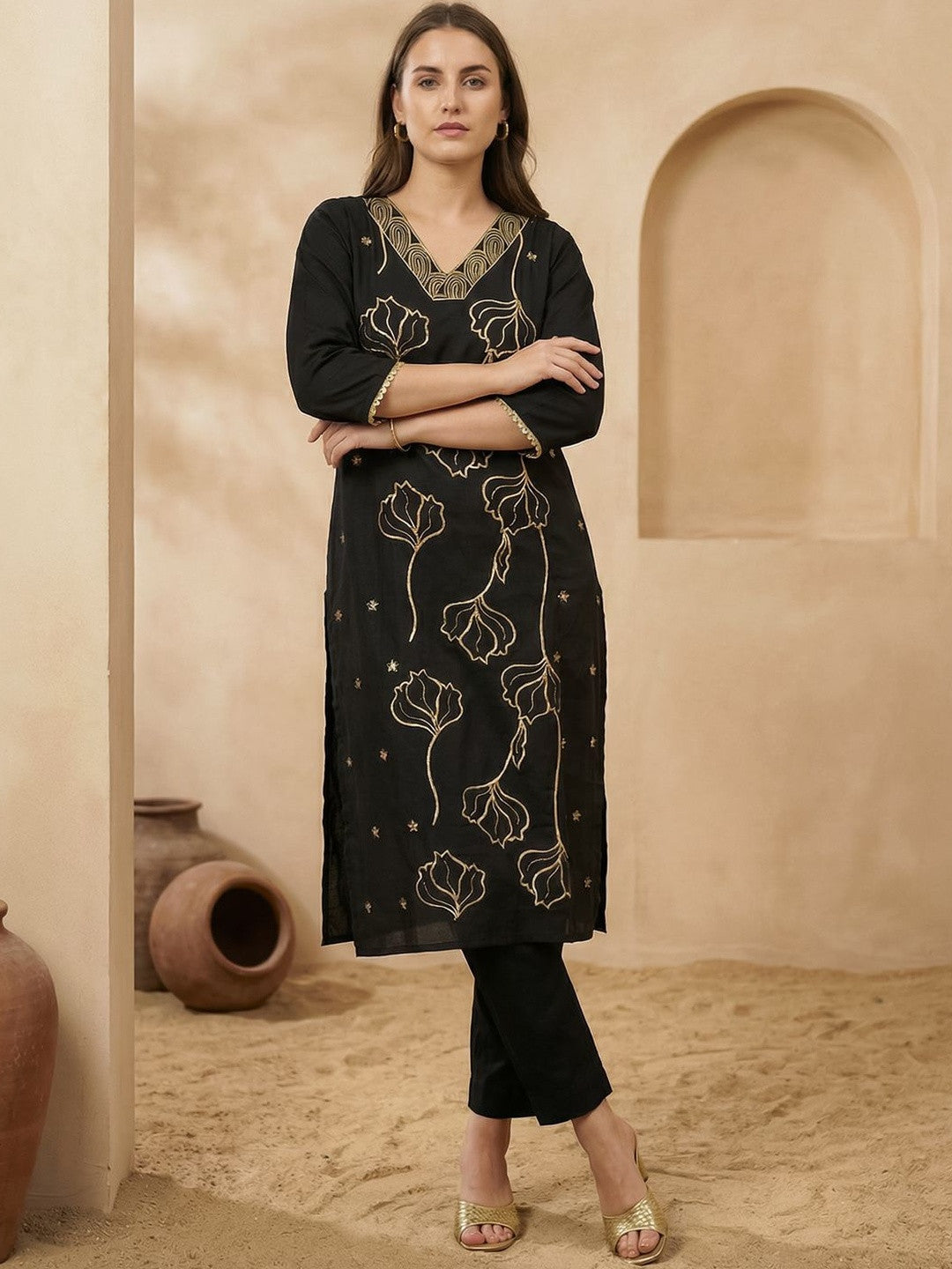 Women Ethnic Motifs Embroidered Regular Thread Work Kurta with Trousers