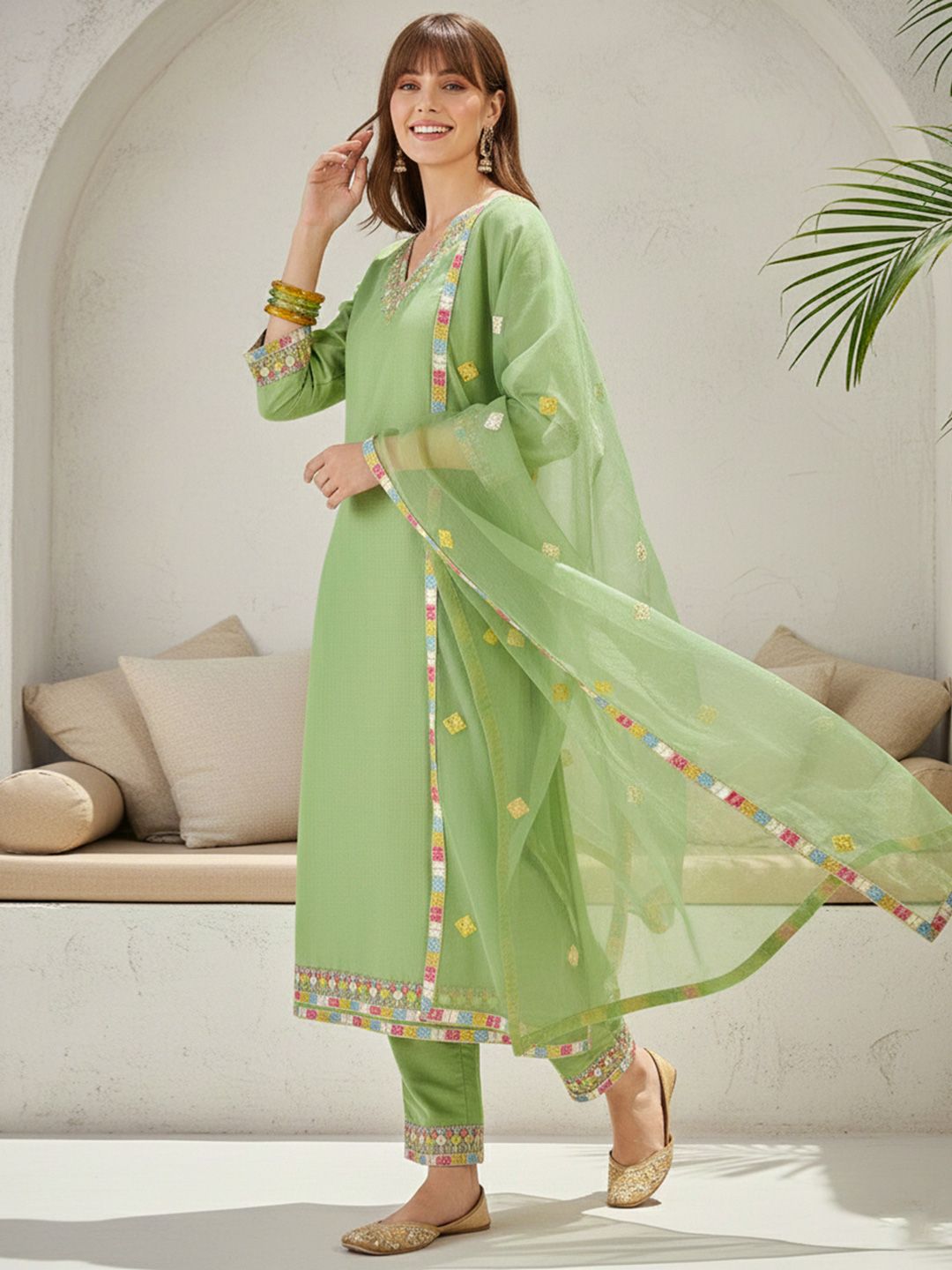 Dhiyona CH Women Floral Embroidered Regular Sequinned Kurta with Trousers & With Dupatta