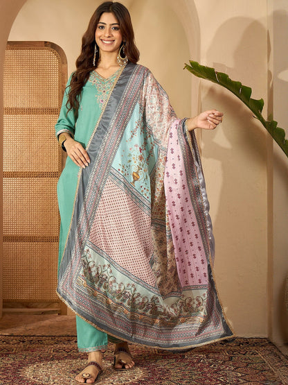 Women Silk Blend Embroidered Kurta Sets With Dupatta