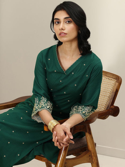 Women Floral Embroidered Regular Thread Work Kurta with Trousers