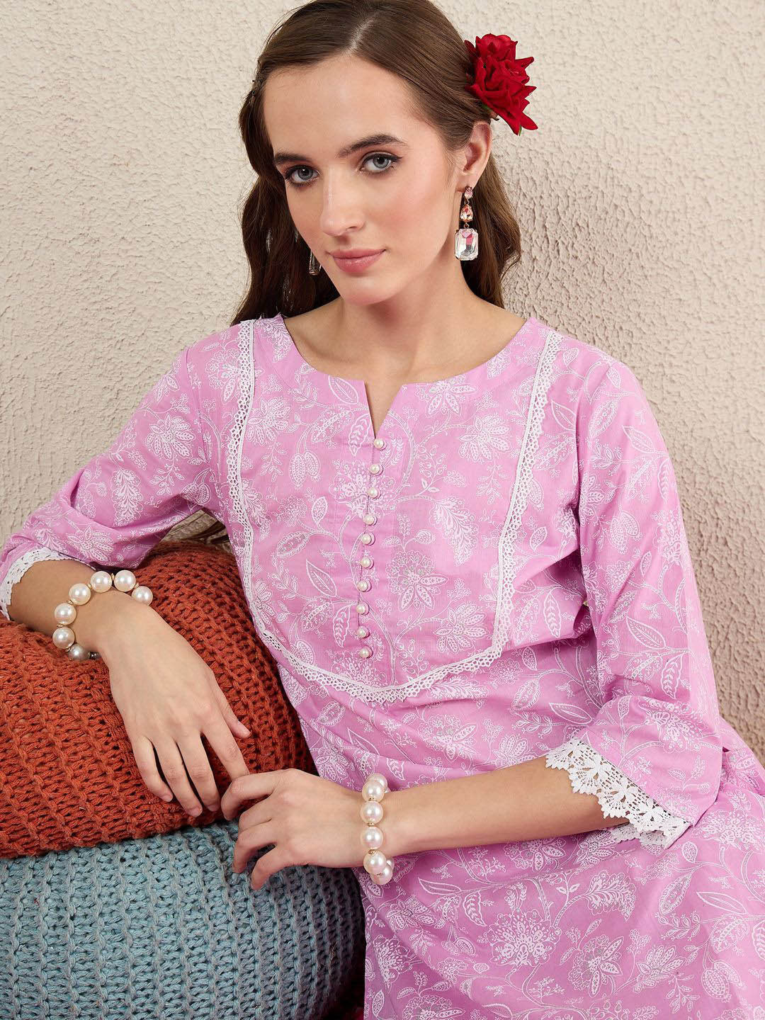 Women Floral Printed Cotton Kurta with Trousers