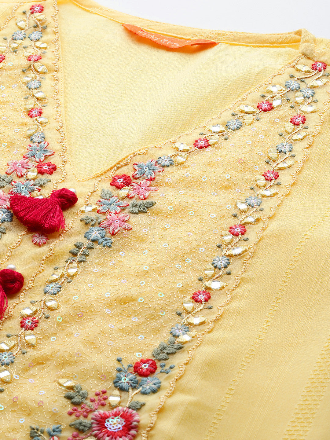 Women Embroidered Regular Thread Work Pure Cotton Kurta with Trousers & With Dupatta