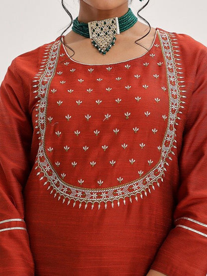 Maroon Yoke Design Ethnic Motifs Straight Kurta & Trousers With Dupatta