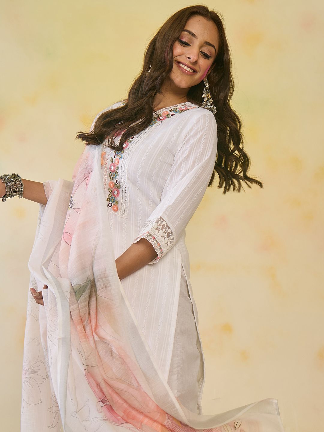Women Floral Embroidered Thread Work Pure Cotton Kurta with Trousers & Dupatta