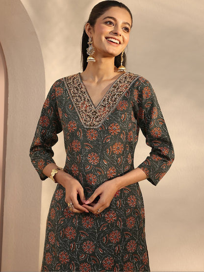 Women Floral Printed Regular Thread Work Kurta with Trousers & With Dupatta