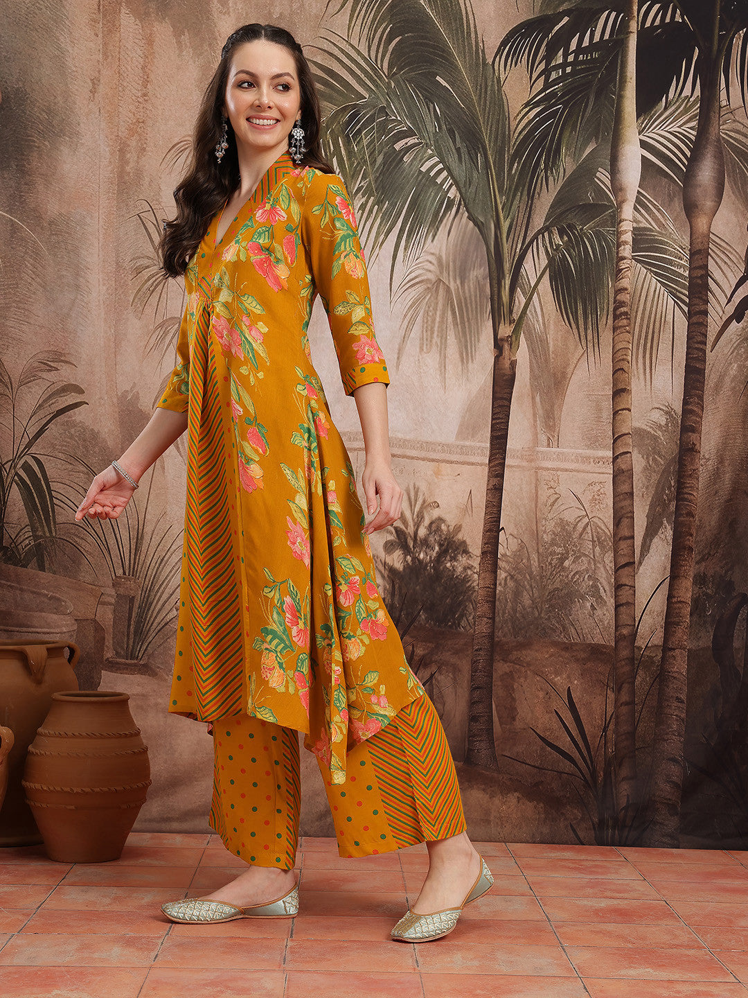 Floral Printed Regular Kurta with Trousers & Dupatta