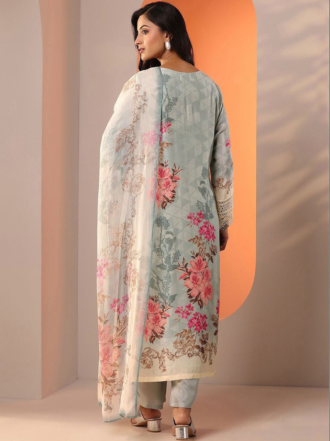 Women Floral Printed Regular Thread Work Kurta with Trousers & With Dupatta