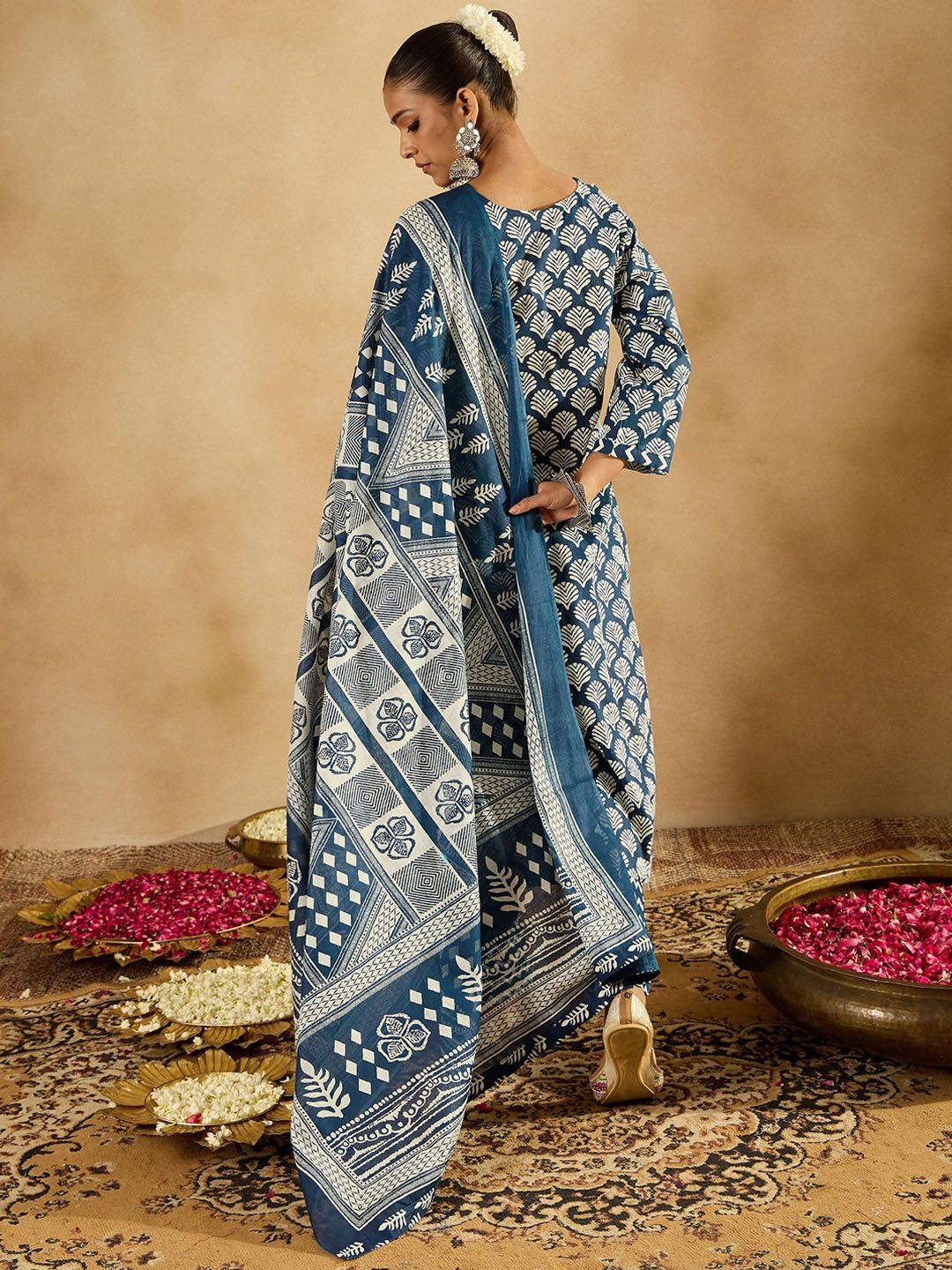 Dhiyona IE Blue Ethnic Motifs Printed Straight Round Neck Thread Work Pure Cotton Kurta Set