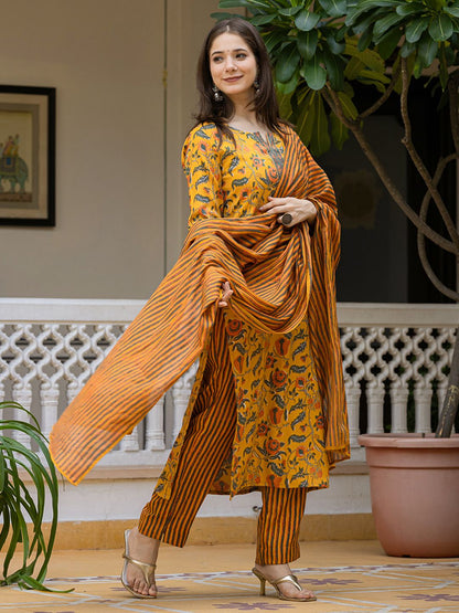 Dhiyona KL Floral Printed Regular Cotton Blend Kurta with Trousers With Dupatta