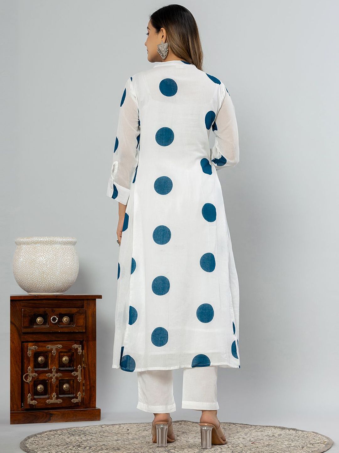 Dhiyona IE Women Printed Regular Beads and Stones Pure Cotton Kurta Trousers & Dupatta